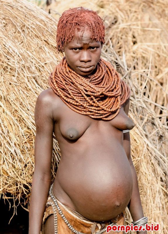 беременная африканская девушка