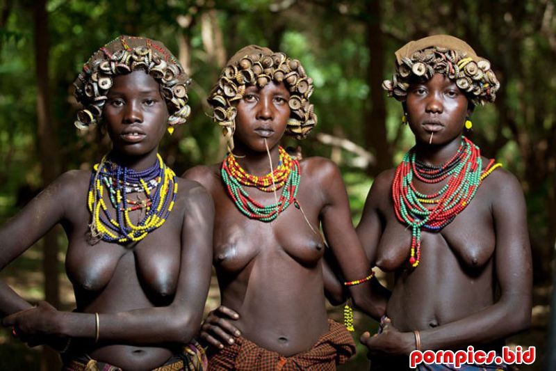 модные девки африки ню