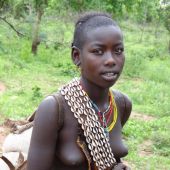 девушка туземка из Кении