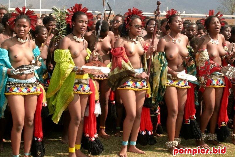 праздник в Африке голых папуасок