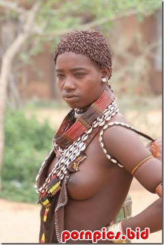 Лапочка бикса из африканского племени смотреть