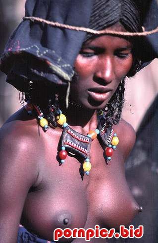 Красивая баба из африканского племени альбом