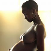 очень красиво беременная негритянка